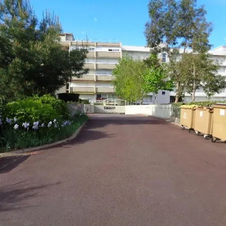 T2 Avec Terrasse Sud, Acces Et Parking Securise A *